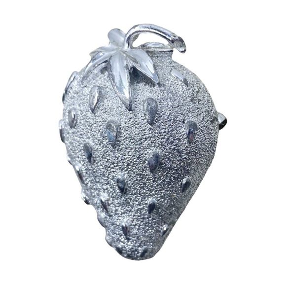 Vintage Sarah Coventry Silver Strawberry Brooch/Pin - Picture 1 of 3